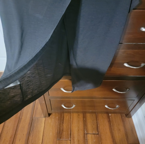 NWT Reebok Split Back Black Shirt, Large - Picture 4 of 6